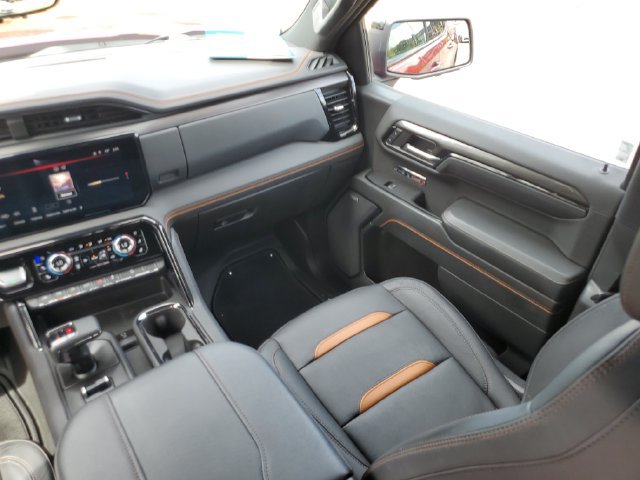 Used 2023 GMC Sierra 1500 AT4 w/ AT4 Premium Package AWD/4WD image 9