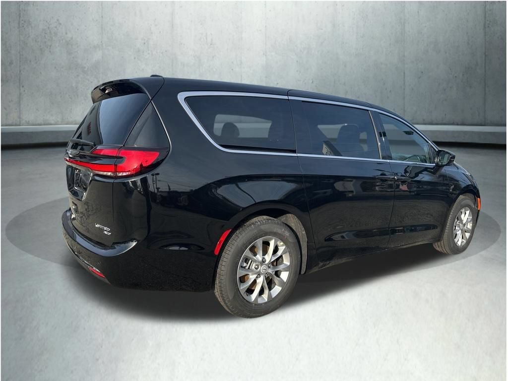 New 2026 Chrysler Pacifica Limited AWD/4WD image 6