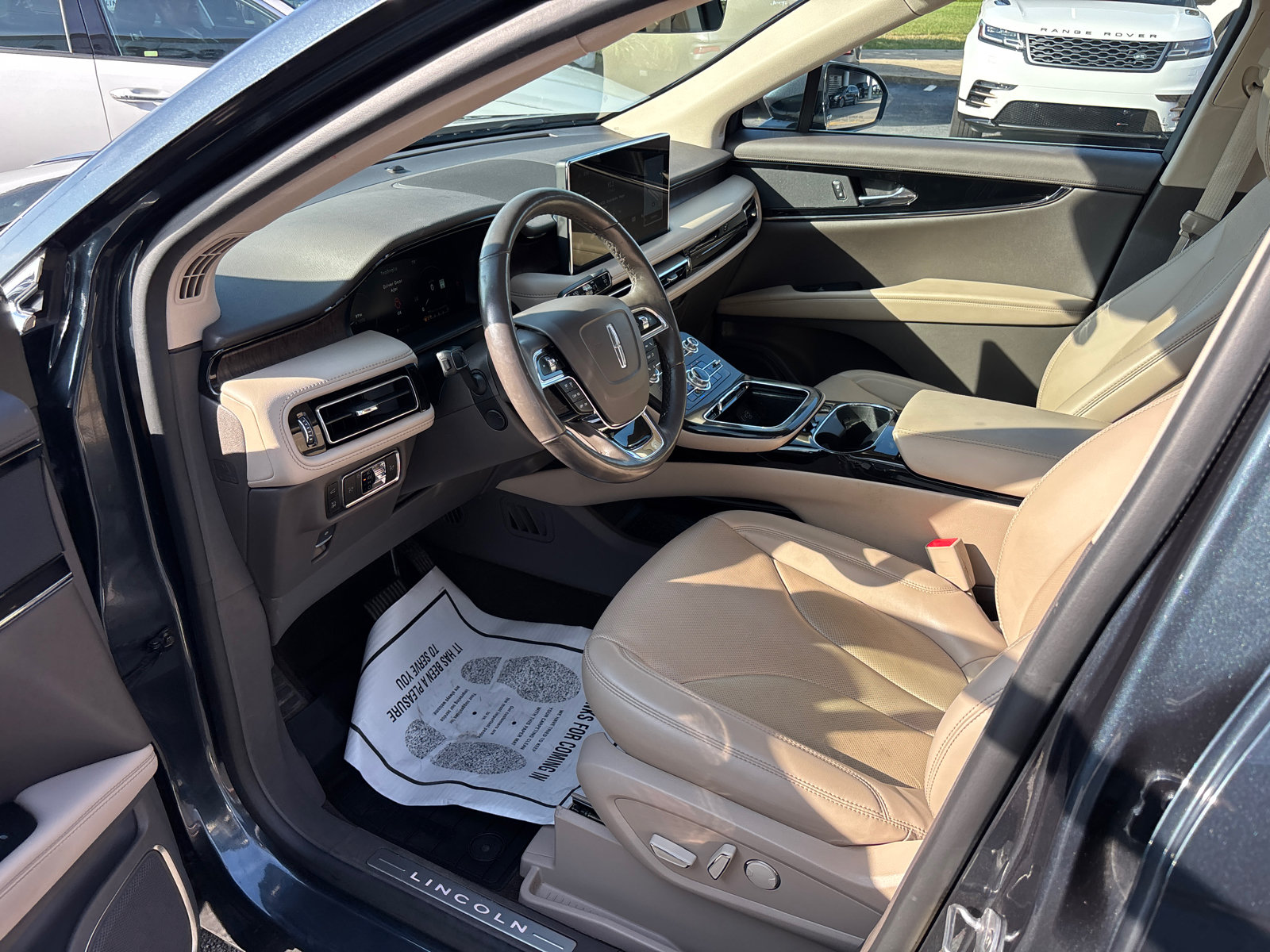 Used 2023 Lincoln Nautilus Reserve w/ Cargo Utility Package AWD/4WD image 24