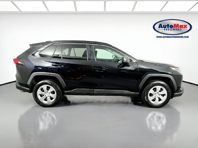 Used 2021 Toyota RAV4 LE AWD/4WD image 9