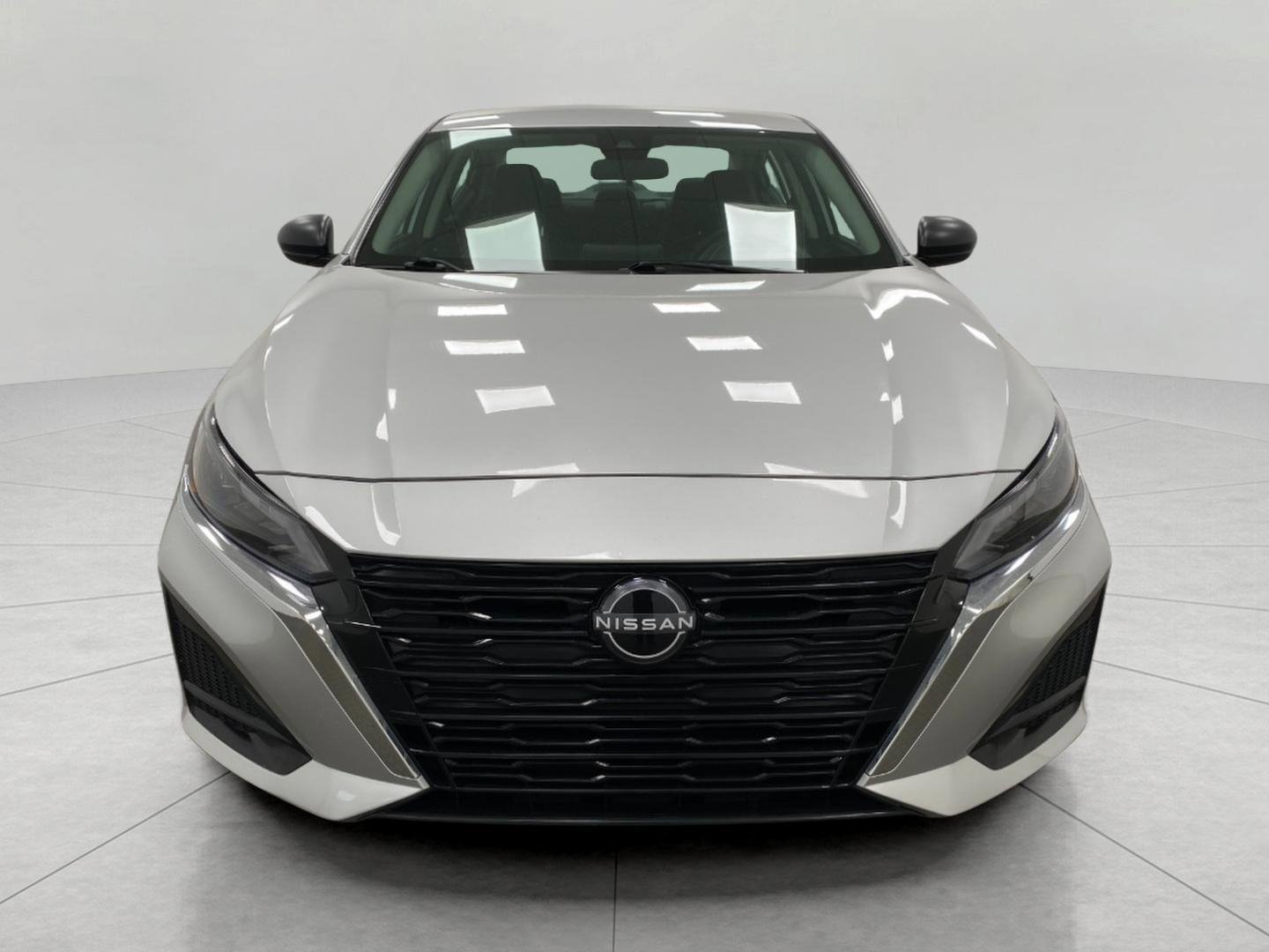 Certified 2025 Nissan Altima 2.5 SV FWD image 9