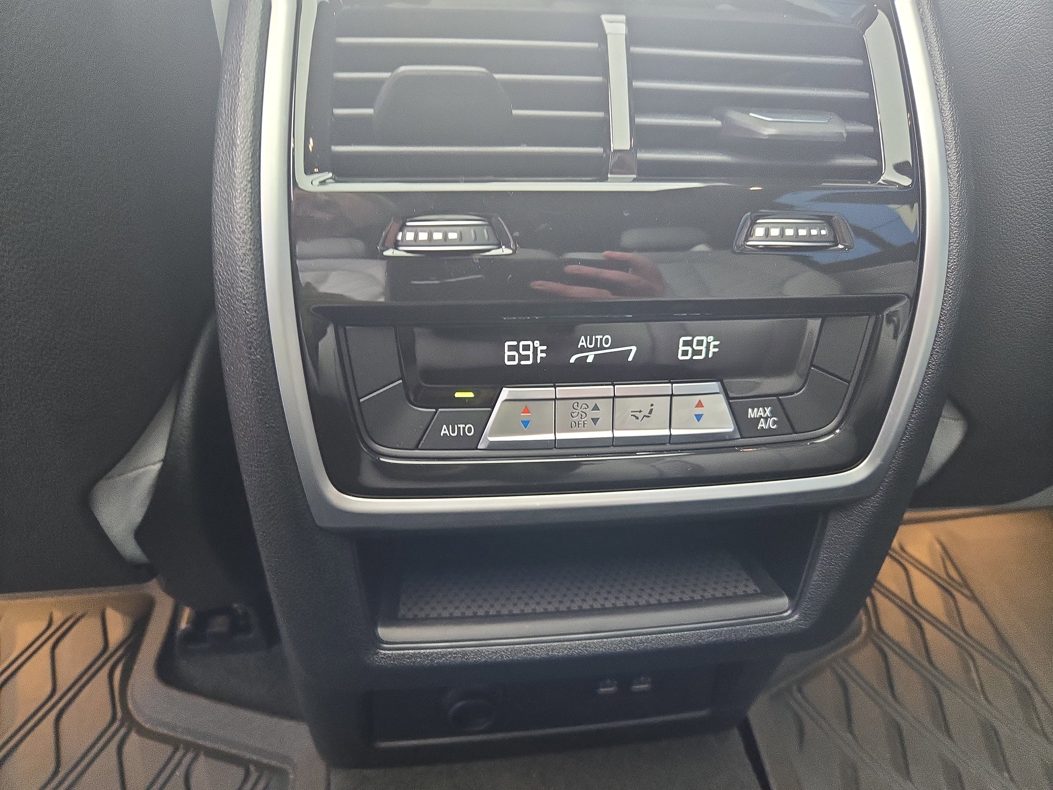 Used 2023 BMW X7 xDrive40i image 31