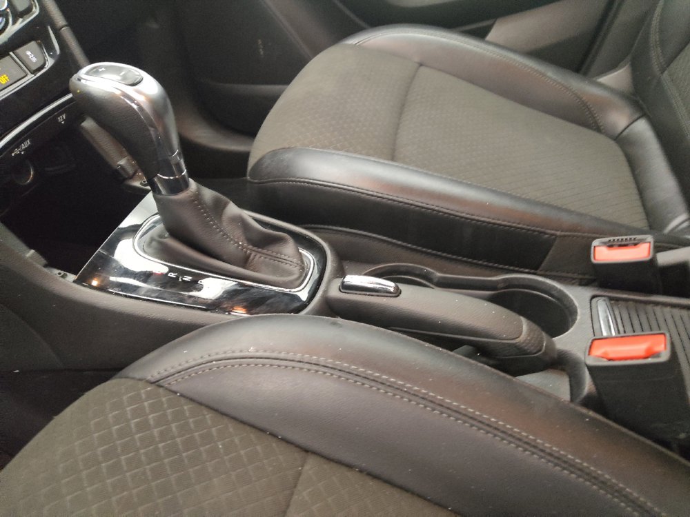 Used 2021 Buick Encore Preferred w/ Safety Package FWD image 26