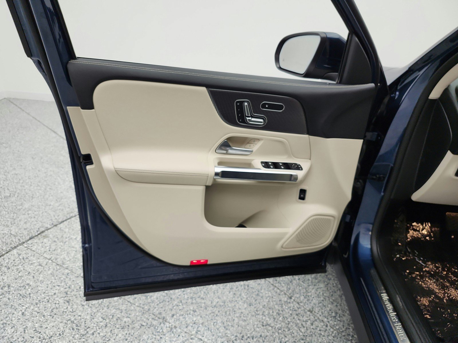 Used 2022 Mercedes-Benz GLB 250 image 14