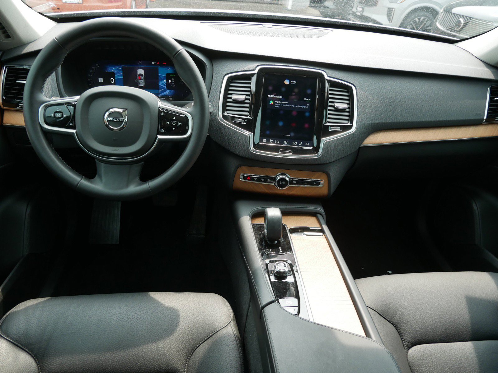 Certified 2025 Volvo XC90 T8 Plus w/ Protection Package Premier AWD/4WD image 13