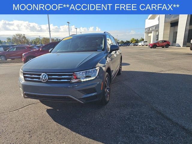 Used 2020 Volkswagen Tiguan SE w/ Panoramic Sunroof Package image 7