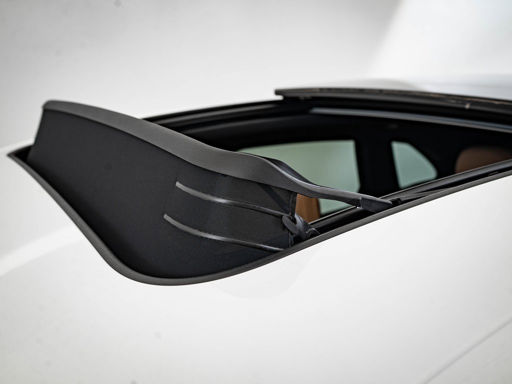 Certified 2025 Porsche Macan image 14