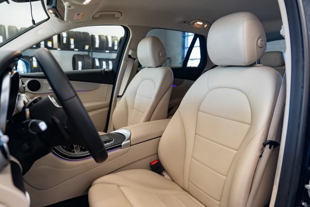 Used 2021 Mercedes-Benz GLC 300 4MATIC image 22