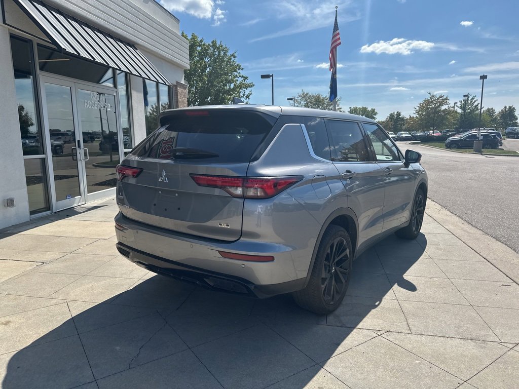 Used 2024 Mitsubishi Outlander SE image 7