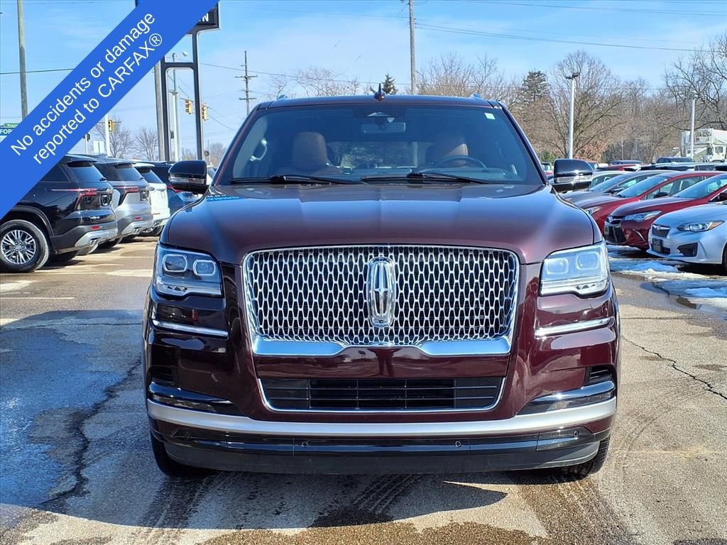 Used 2023 Lincoln Navigator Reserve image 2