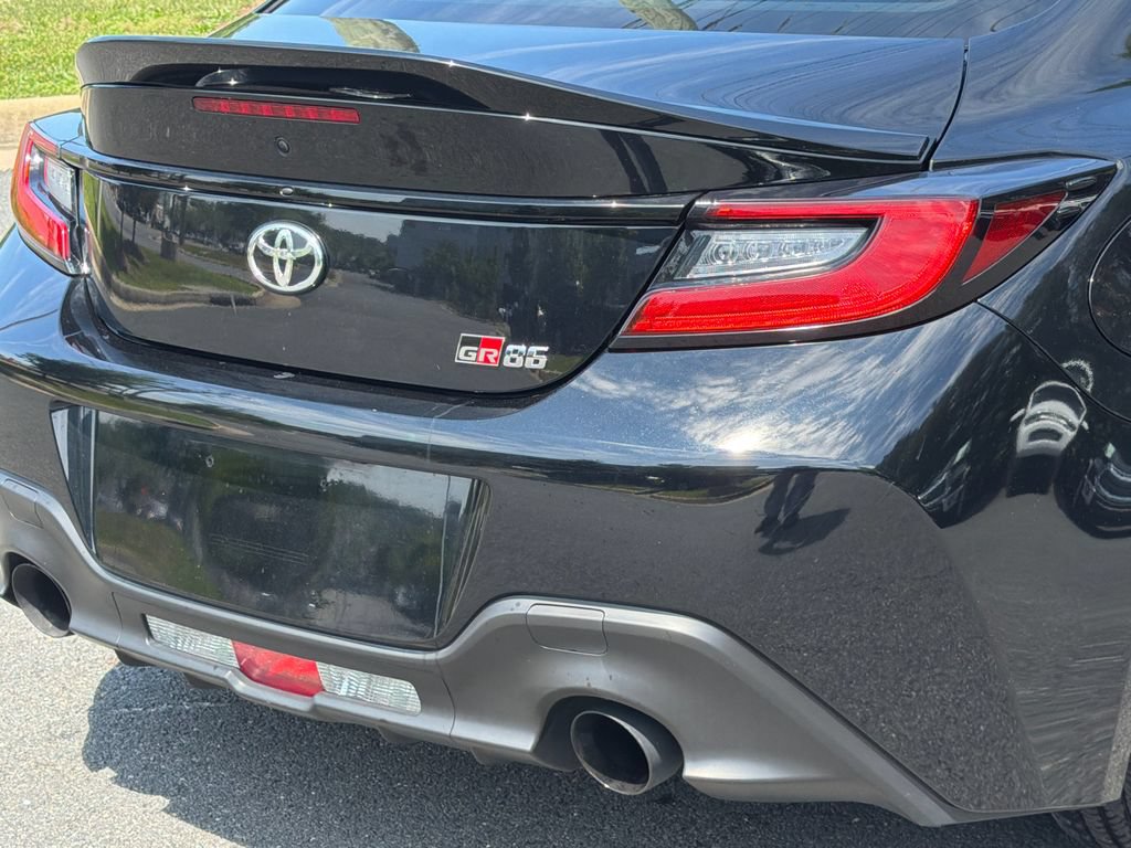 Used 2023 Toyota GR86 Premium w/ ALL Weather Mat Package (TMS) RWD image 5
