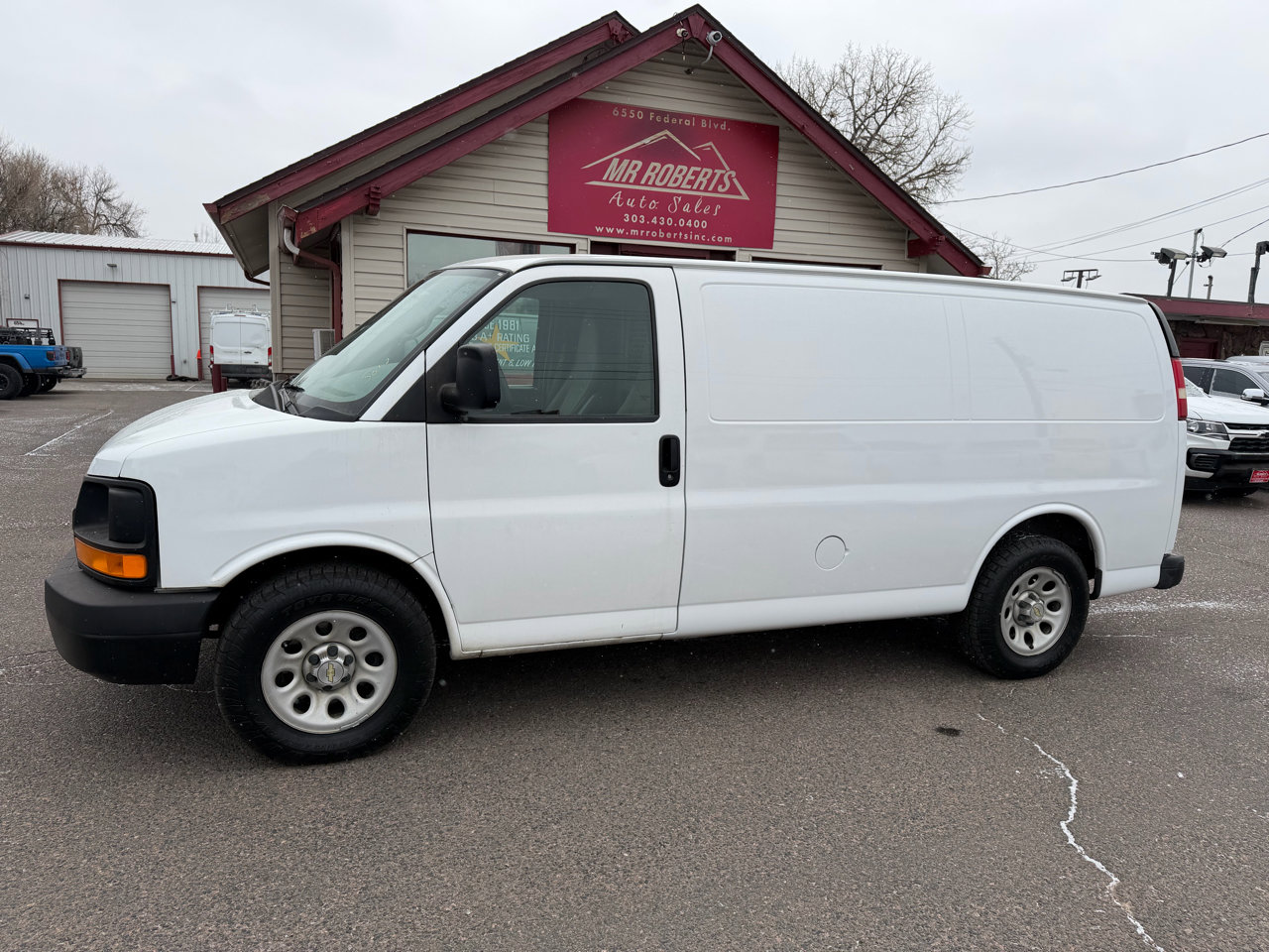 Used 2011 Chevrolet Express 1500 AWD image 2