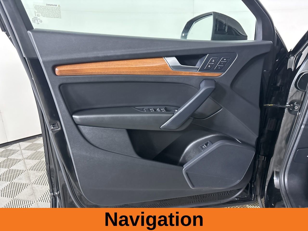 Used 2022 Audi Q5 2.0T Premium w/ Convenience Package image 9