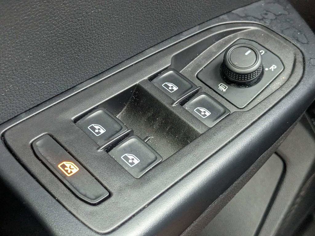 Used 2024 Volkswagen Taos SE FWD image 24