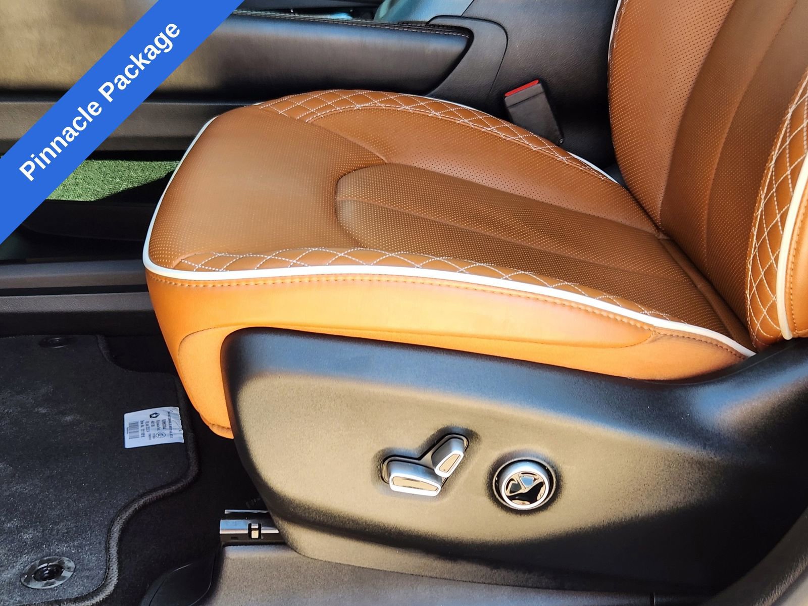 Used 2025 Chrysler Pacifica Pinnacle image 25