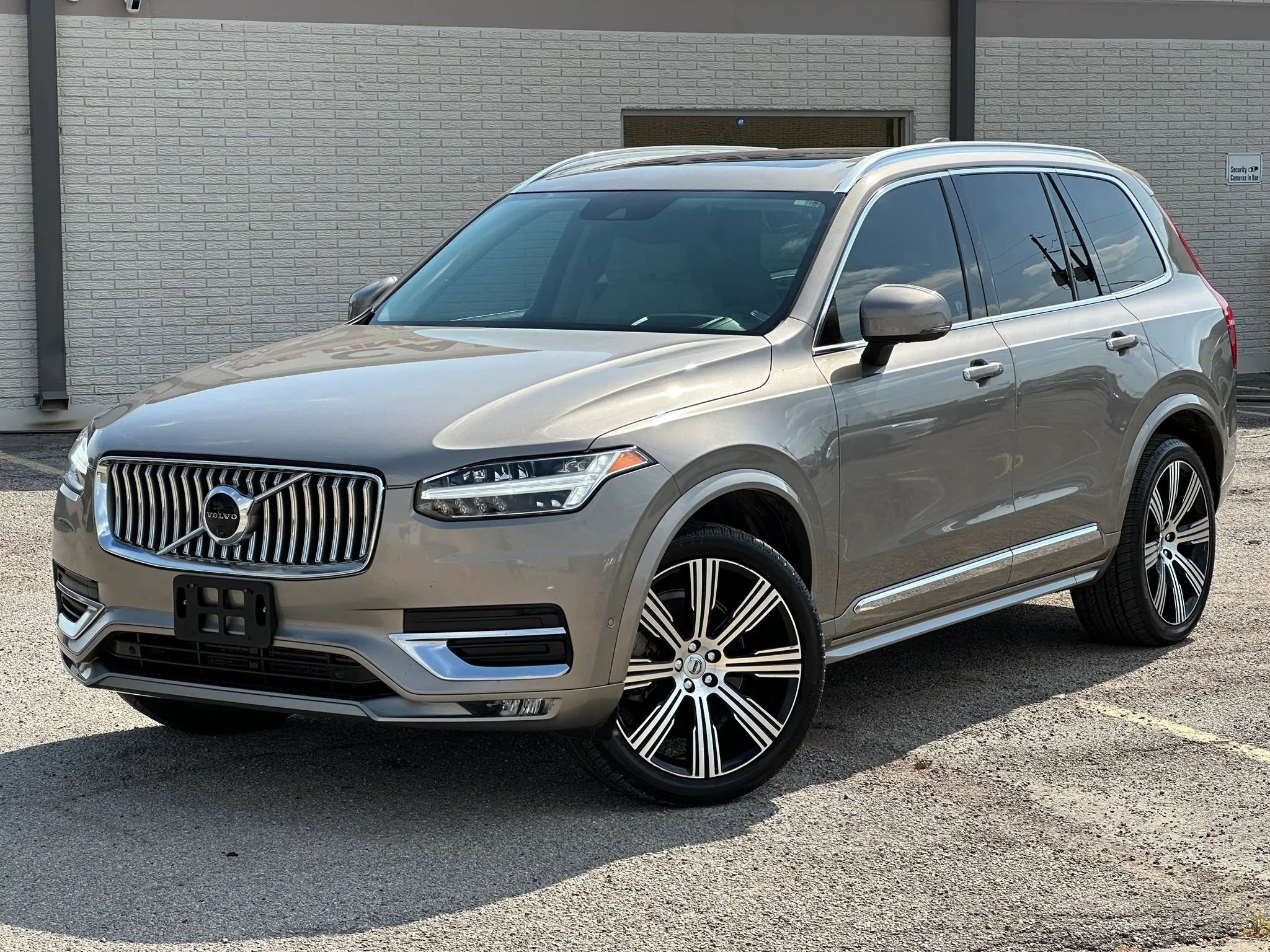 Used 2022 Volvo XC90 T6 Inscription w/ Advanced Package AWD/4WD image 2