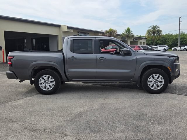 Used 2022 Nissan Frontier SV AWD/4WD image 2