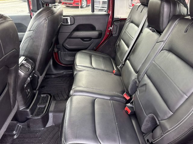 Used 2021 Jeep Wrangler Unlimited Sahara AWD/4WD image 17