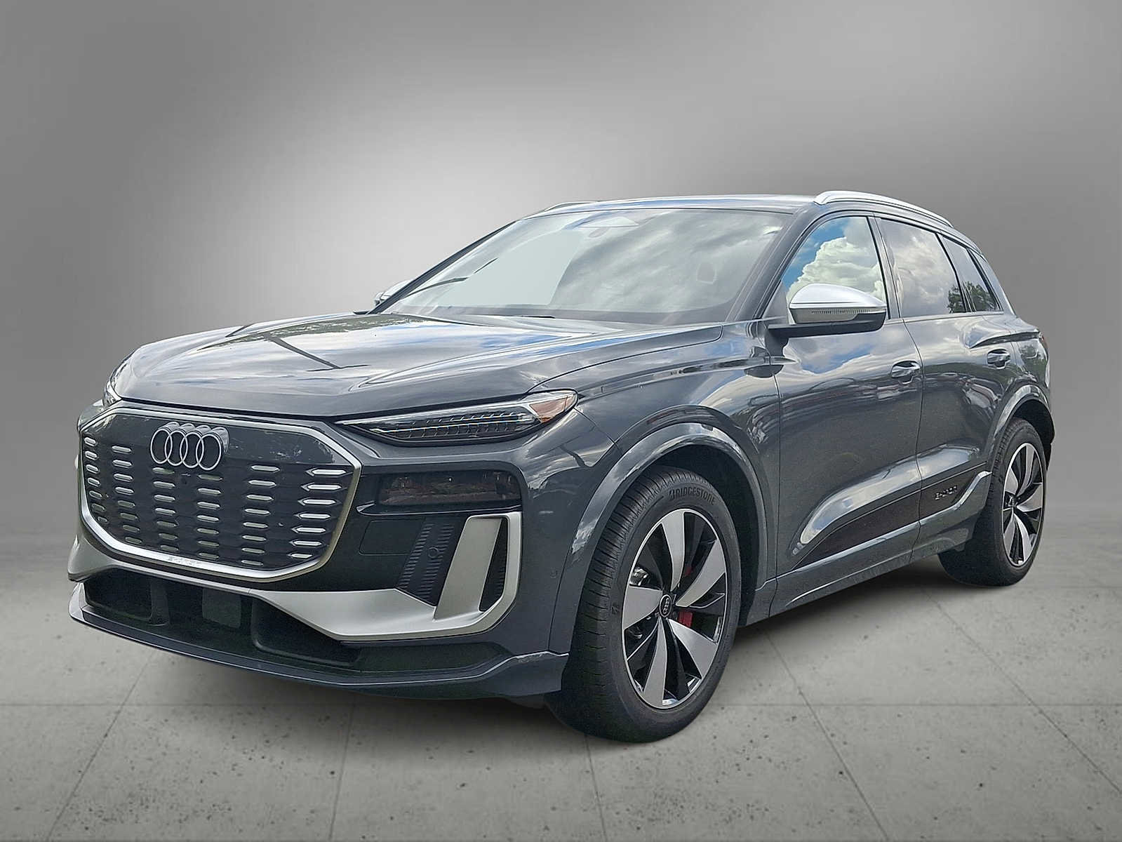 New 2025 Audi SQ6 e-tron Prestige image 1