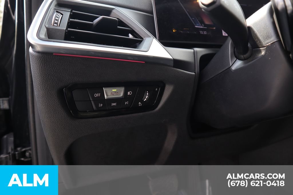 Used 2023 BMW 330i Sedan w/ Premium Package image 13