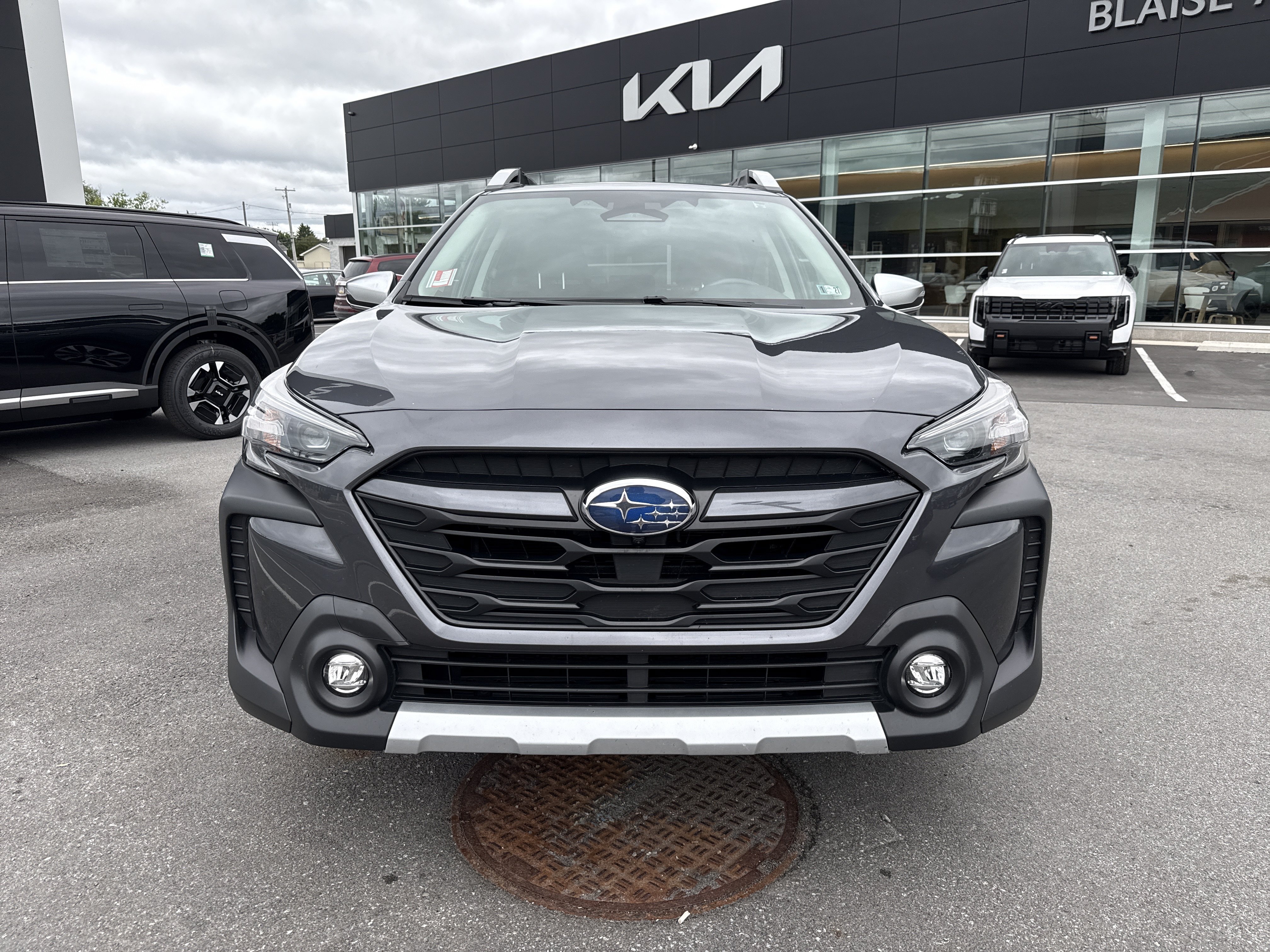 Used 2023 Subaru Outback Touring AWD/4WD image 9