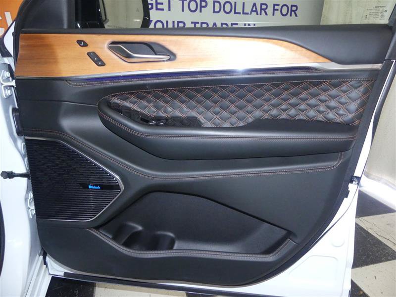 Used 2023 Jeep Grand Cherokee L Summit AWD/4WD image 33