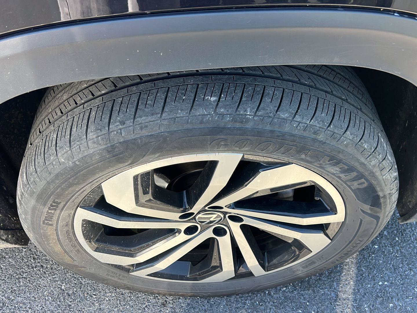 Used 2023 Volkswagen Atlas SEL AWD/4WD image 11