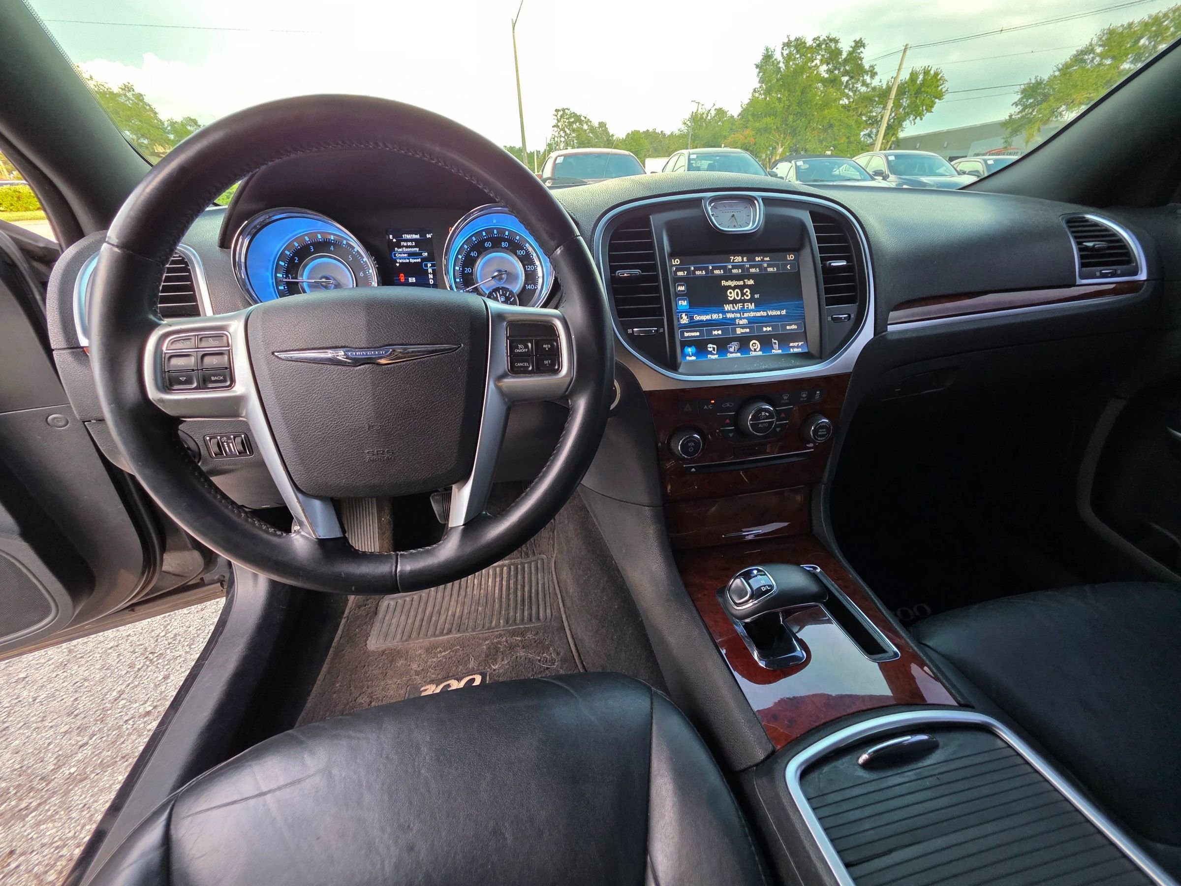 Used 2013 Chrysler 300 image 10