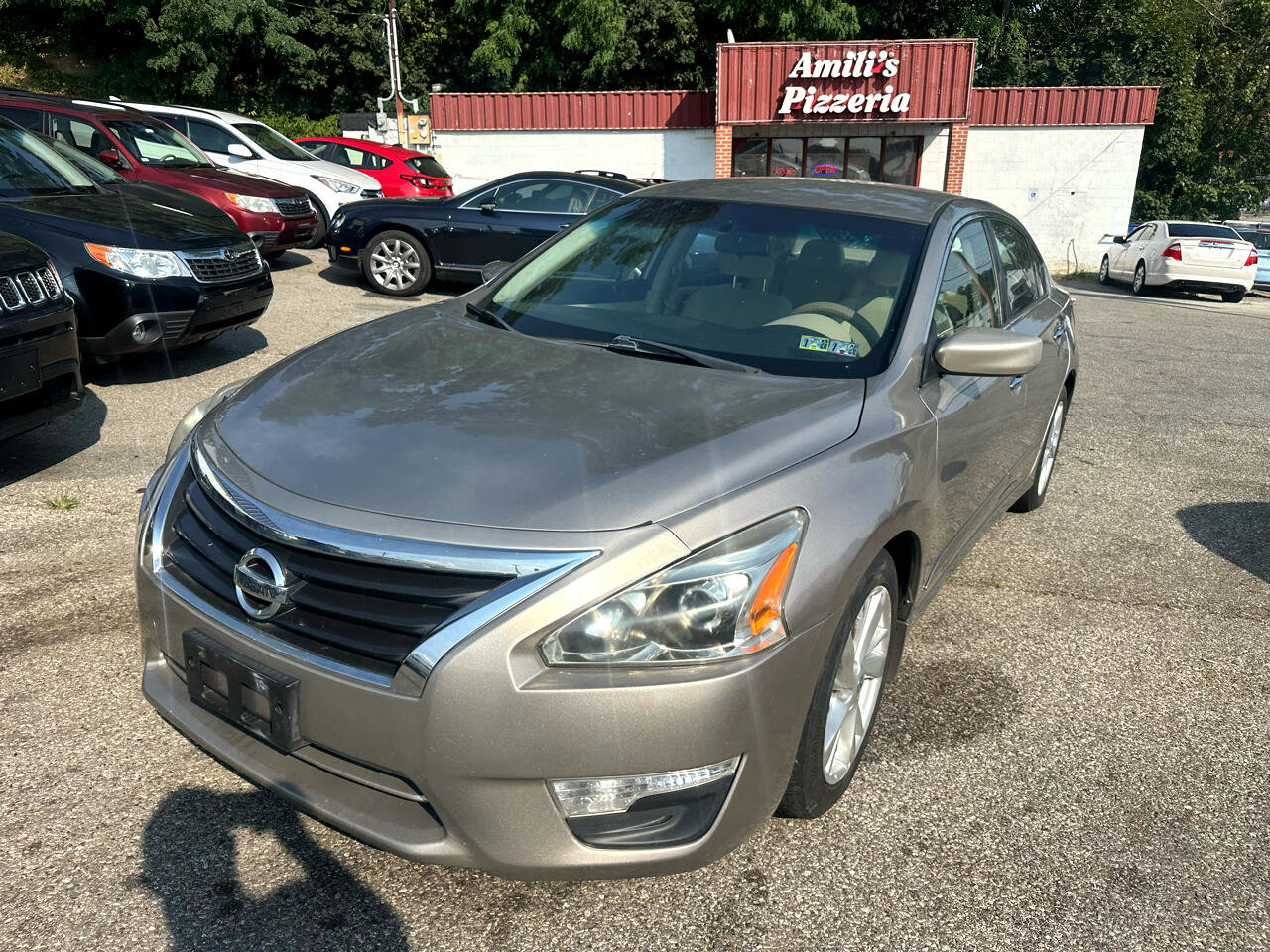 Used 2014 Nissan Altima 2.5 SV image 2