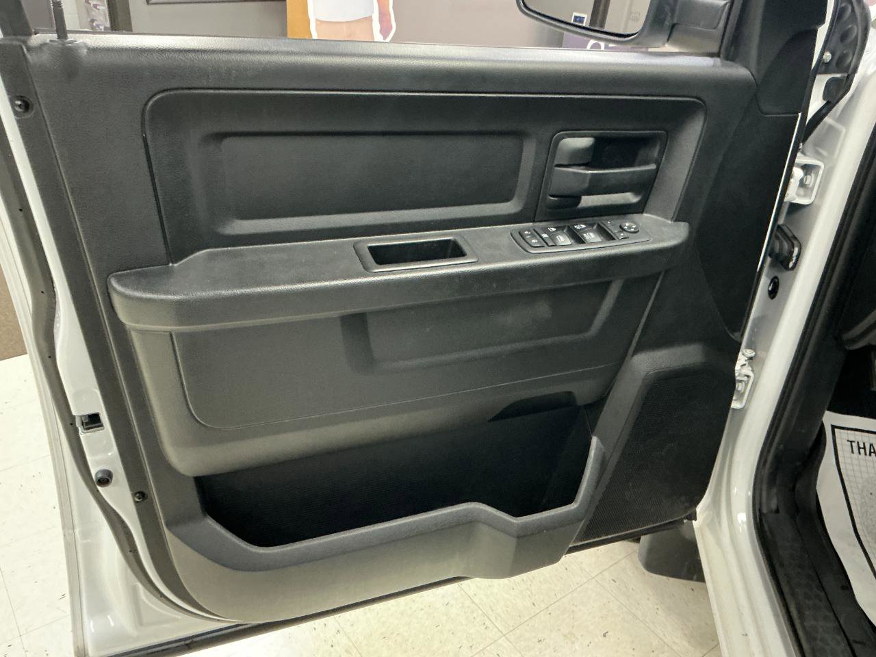 Used 2019 RAM 1500 Express w/ Express Value Package AWD/4WD image 14