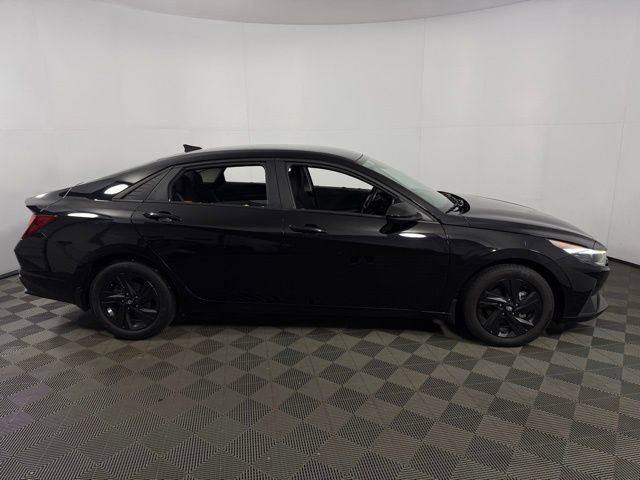Used 2022 Hyundai Elantra SEL w/ Convenience Package image 11