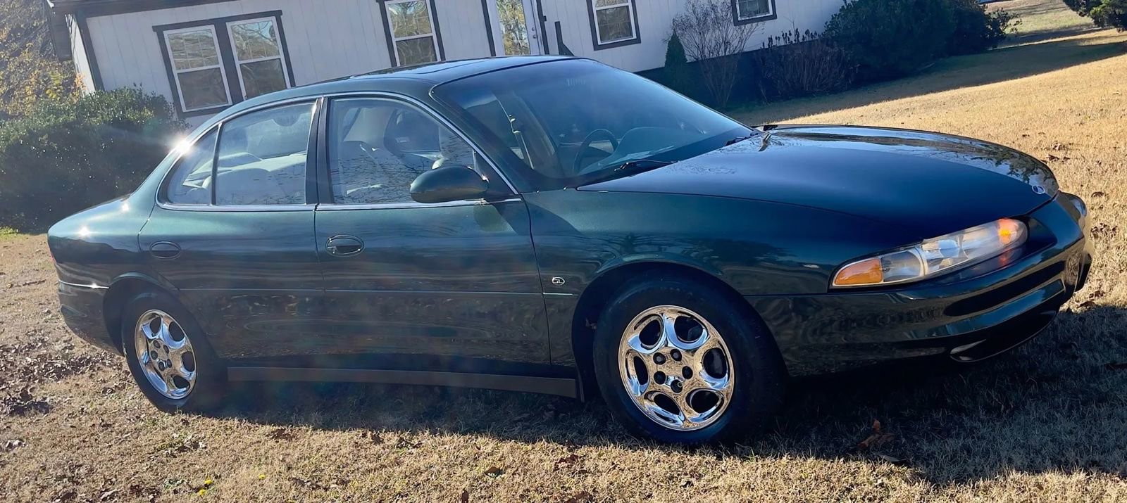 Used 1999 Oldsmobile Intrigue GL image 3