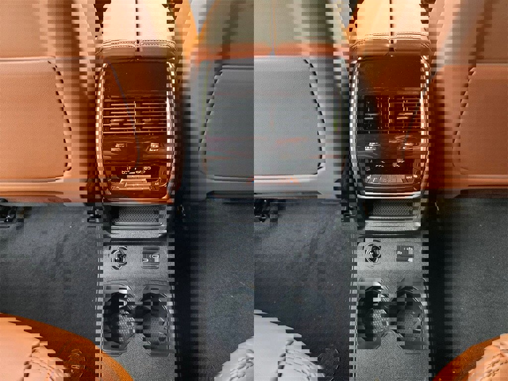 New 2026 BMW X7 M60i image 23