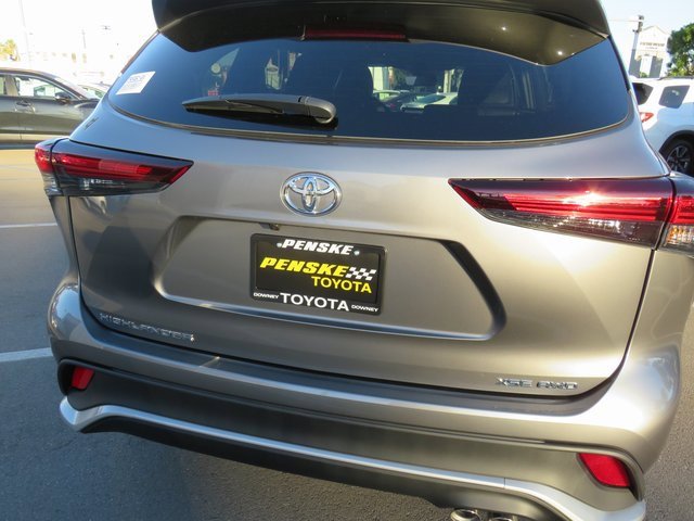New 2026 Toyota Highlander XSE image 12