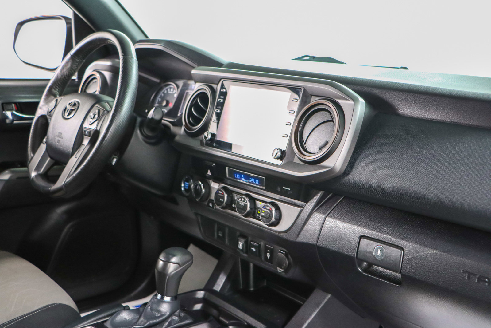 Used 2023 Toyota Tacoma TRD Off-Road image 27