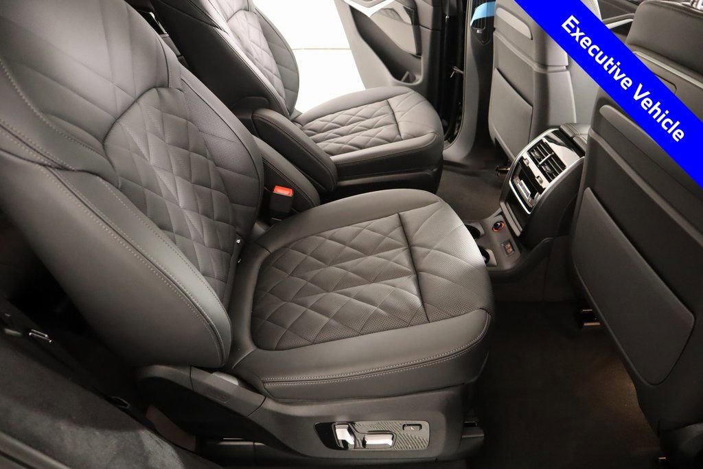 New 2026 BMW X7 xDrive40i w/ M Sport Package image 16