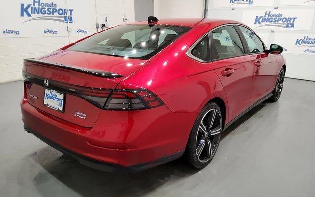 Used 2024 Honda Accord Sport image 3