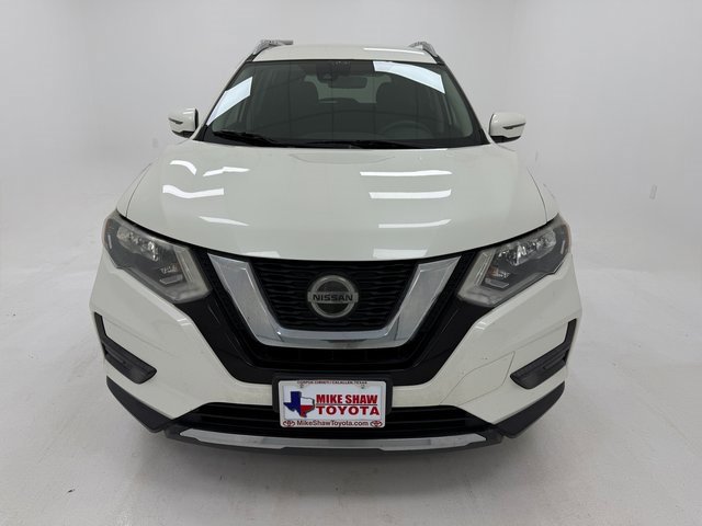 Used 2019 Nissan Rogue SV image 3