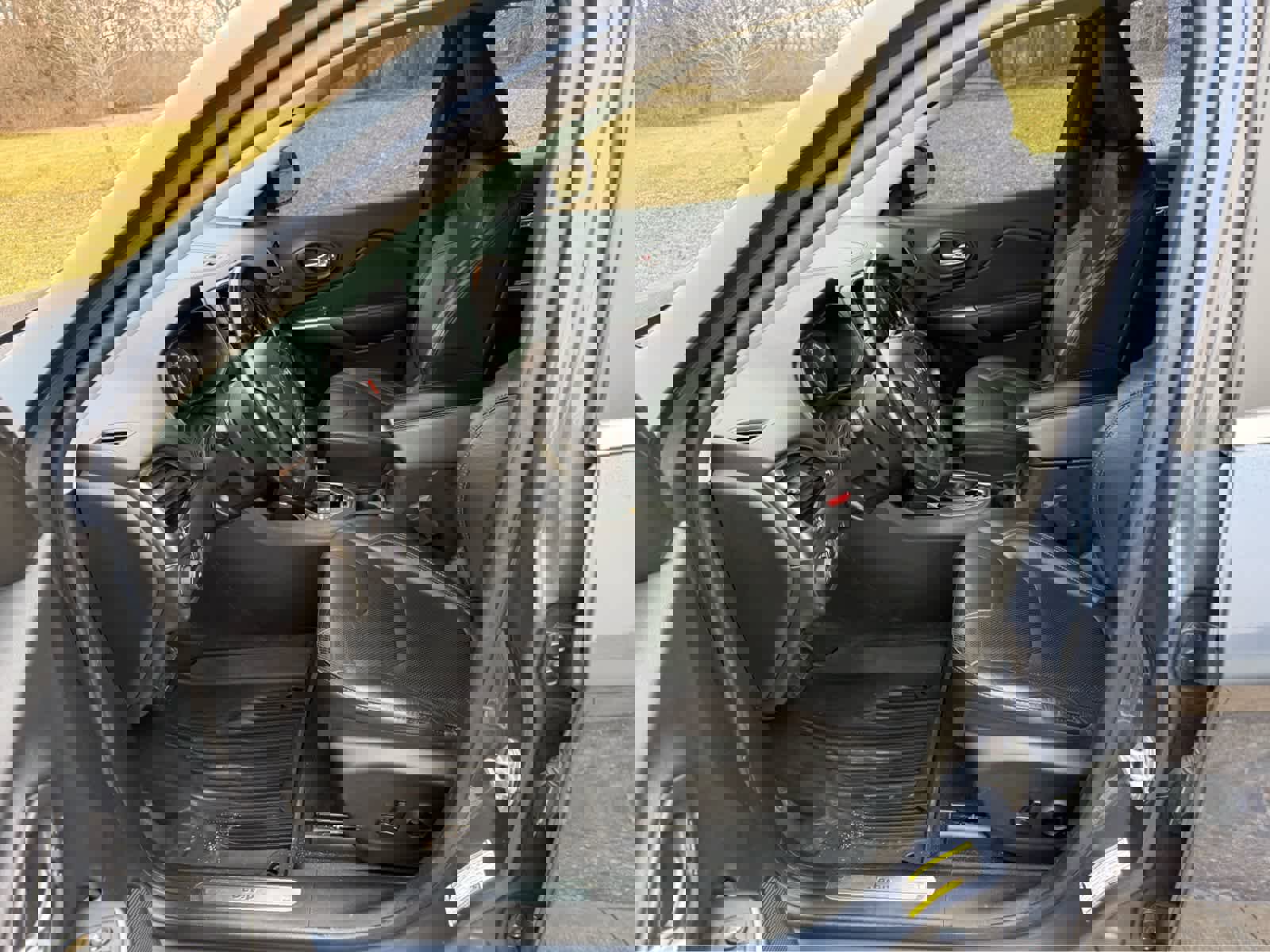 Used 2020 Jeep Cherokee Limited image 12