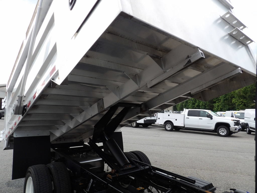 Used 2024 Chevrolet Low Cab Forward 5500HD RWD image 52