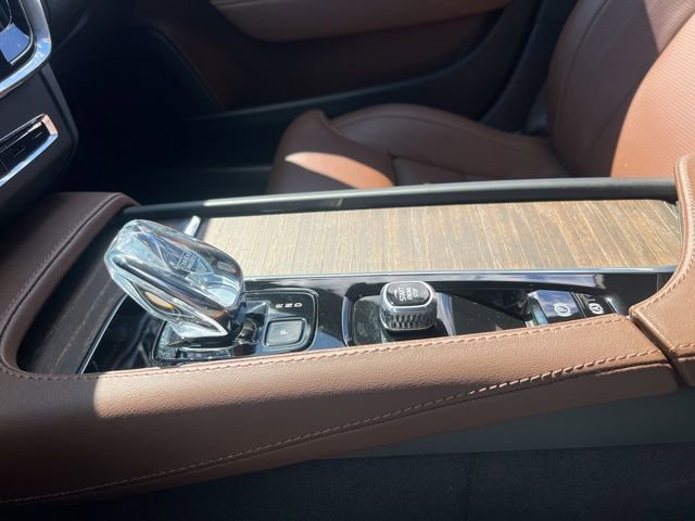 Certified 2025 Volvo V90 B6 Cross Country Ultra AWD/4WD image 37