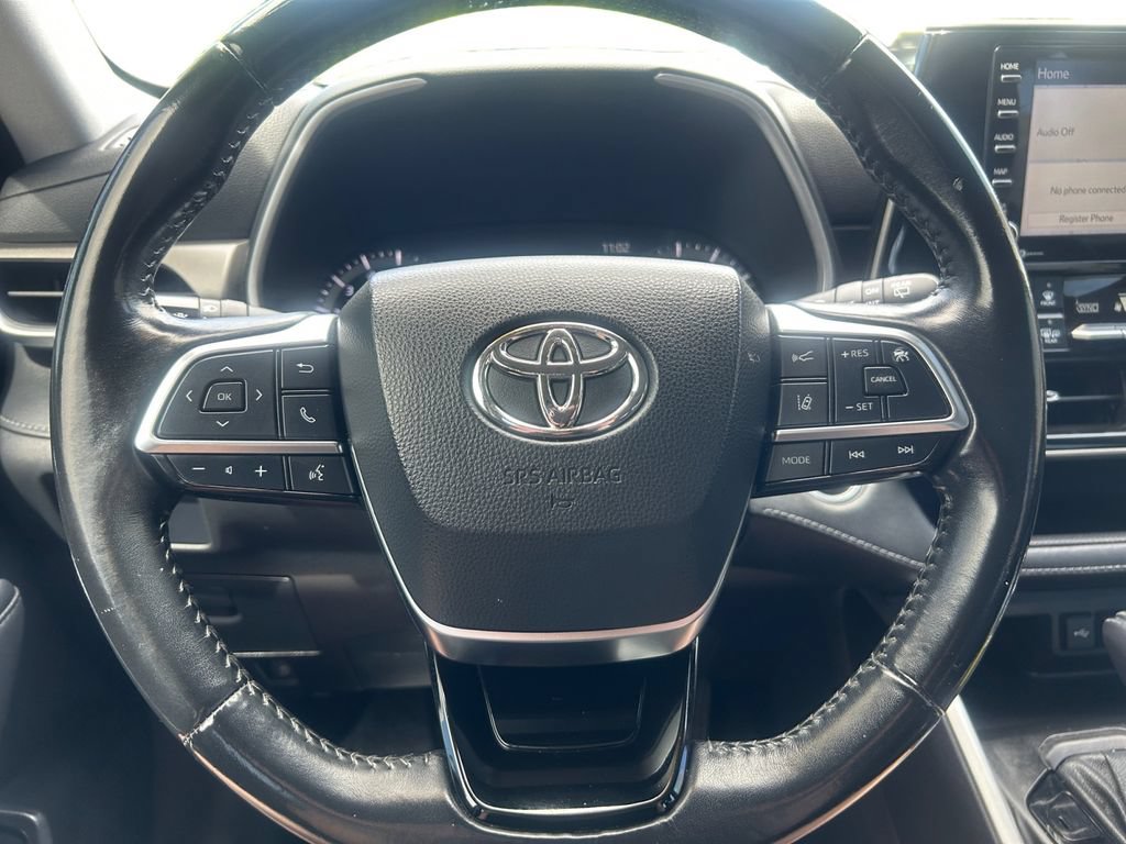 Used 2021 Toyota Highlander XLE FWD image 14