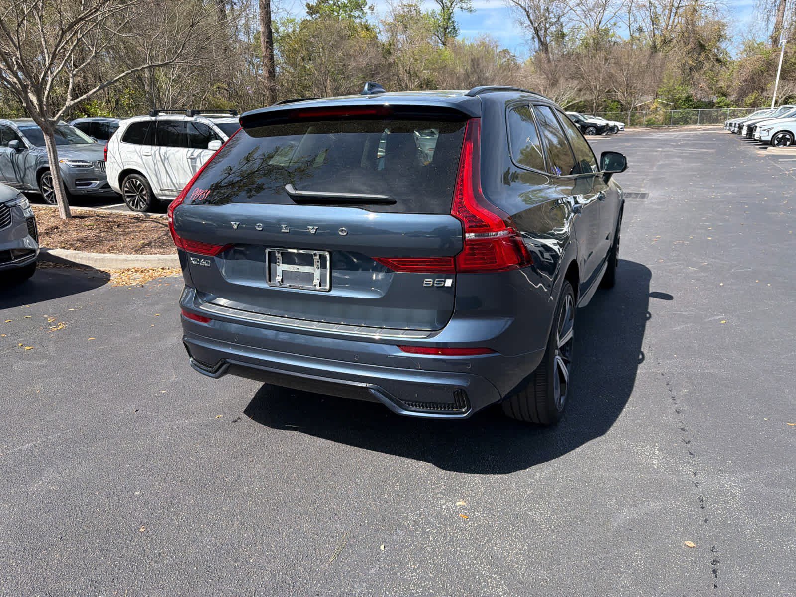 Used 2023 Volvo XC60 B5 Ultimate w/ Climate Package image 13