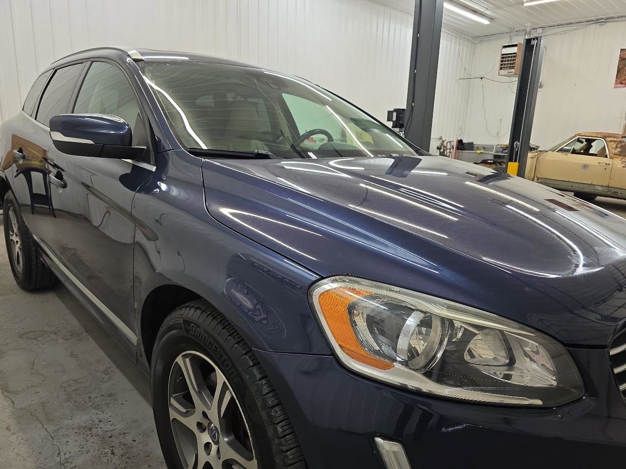 Used 2015 Volvo XC60 T6 AWD/4WD image 17