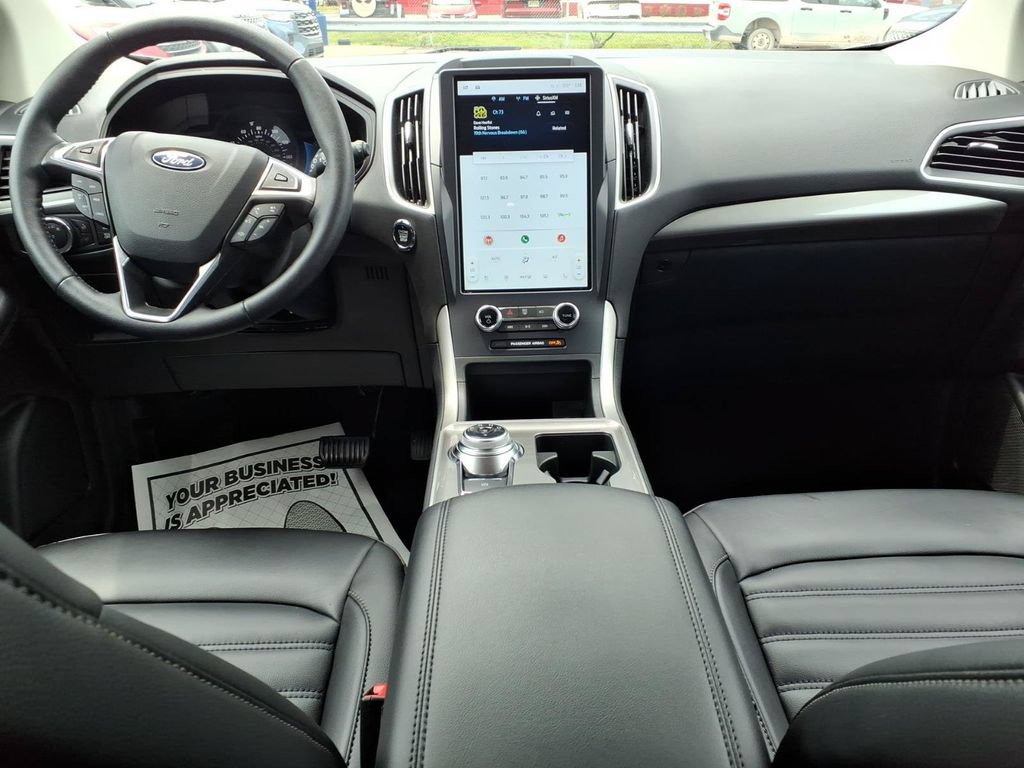 Certified 2024 Ford Edge SEL w/ Convenience Package AWD/4WD image 11