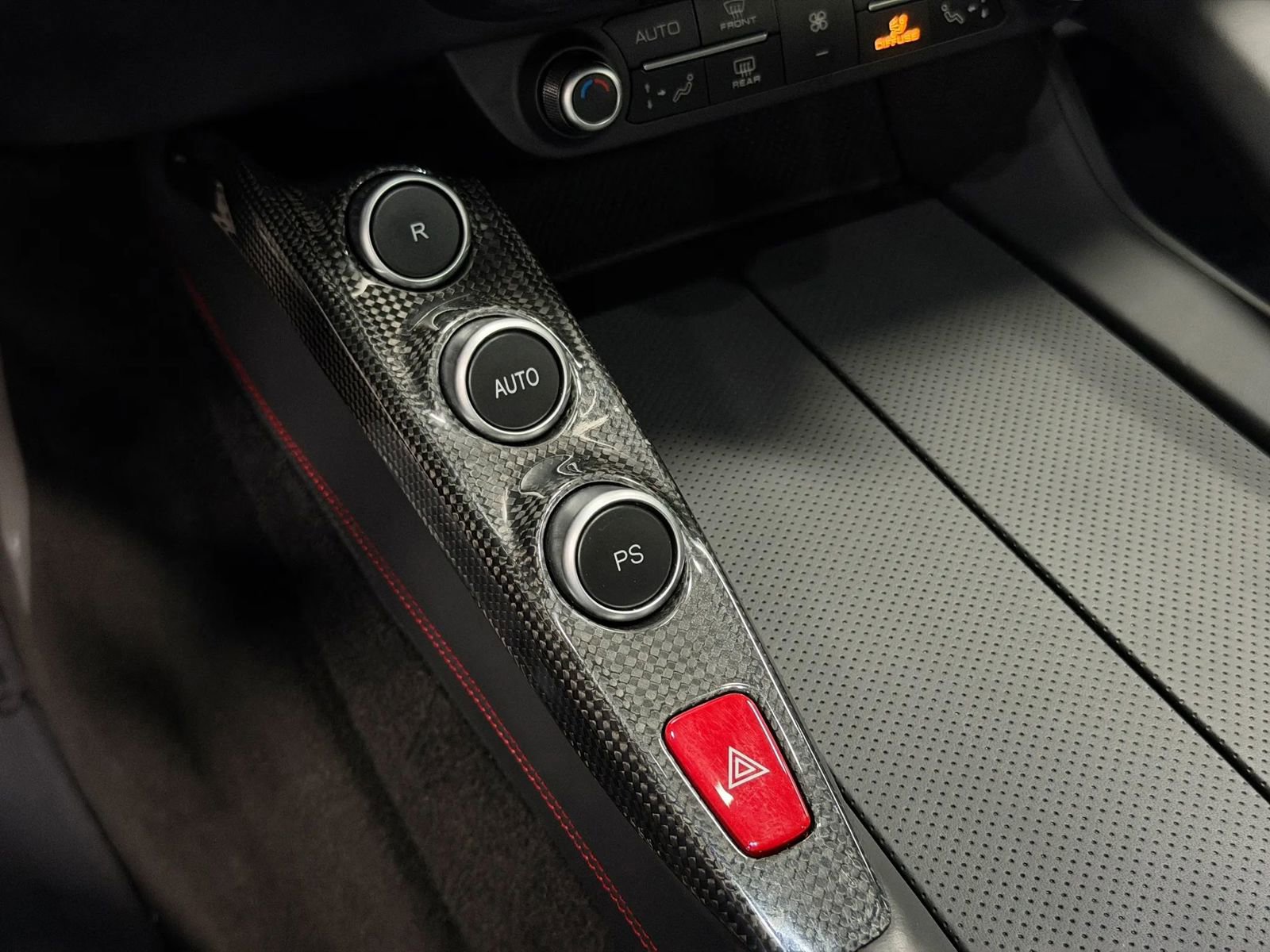 Used 2018 Ferrari GTC4Lusso AWD/4WD image 20