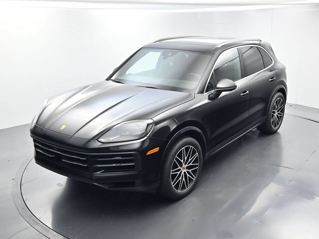 Certified 2025 Porsche Cayenne AWD/4WD image 30