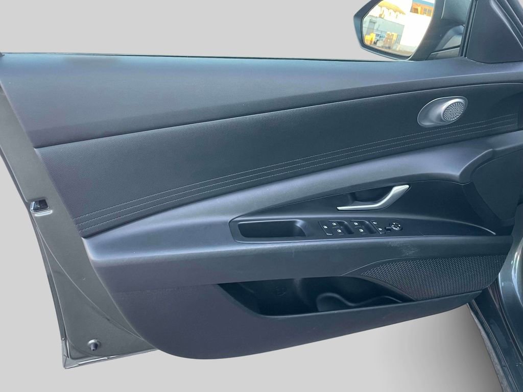 Used 2024 Hyundai Elantra SEL image 16