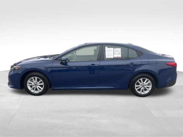 Used 2025 Toyota Camry LE image 2