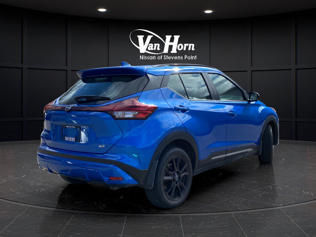 Used 2024 Nissan Kicks SR w/ SR Premium Package FWD image 7